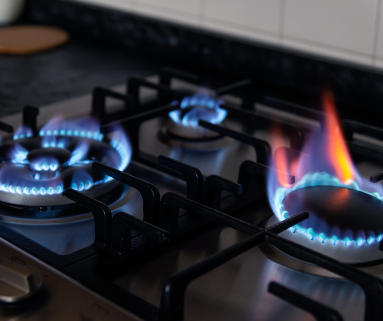 Per colpire la Russia, l'Ucraina ci toglie il gas: prezzi raddoppiati. Ecco cosa succede