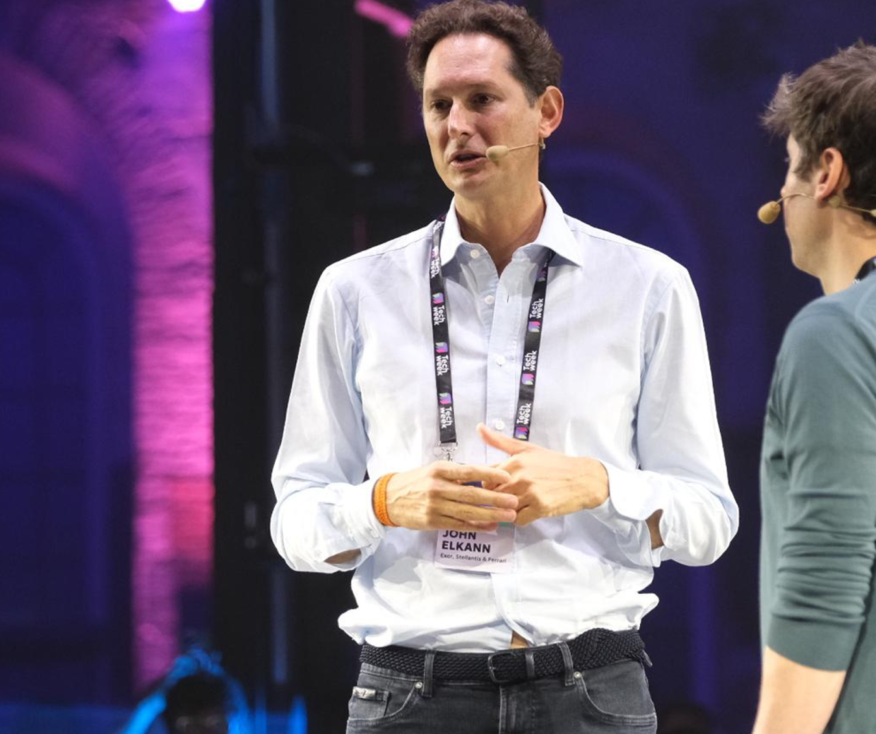 John Elkann "vende" i suoi giornali a ChatGPT