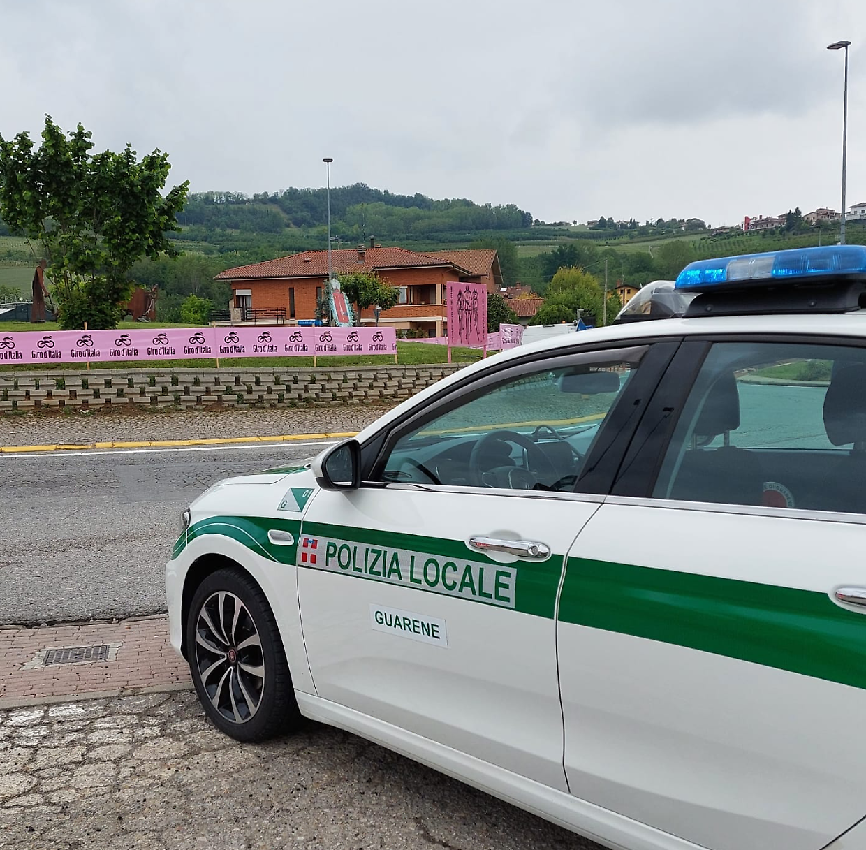 Guarene: scoperto con patente falsa, bloccato dalla polizia locale