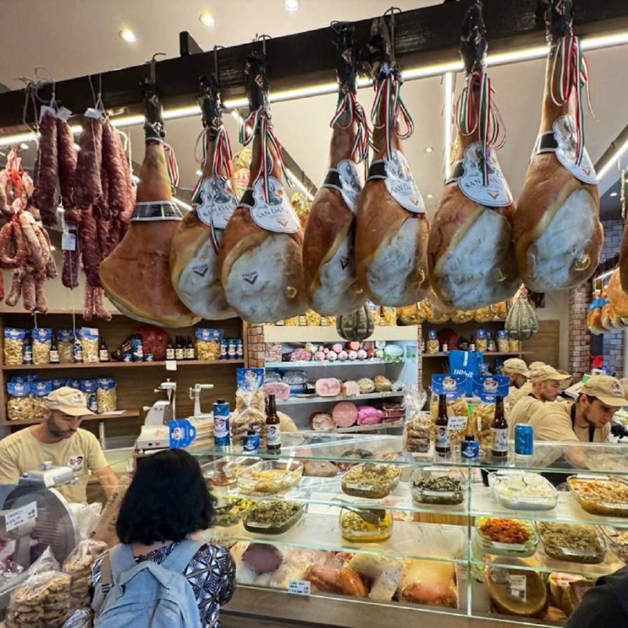De Caprio sbarca a Torino: il salumiere più famoso d'Italia alla conquista del Piemonte