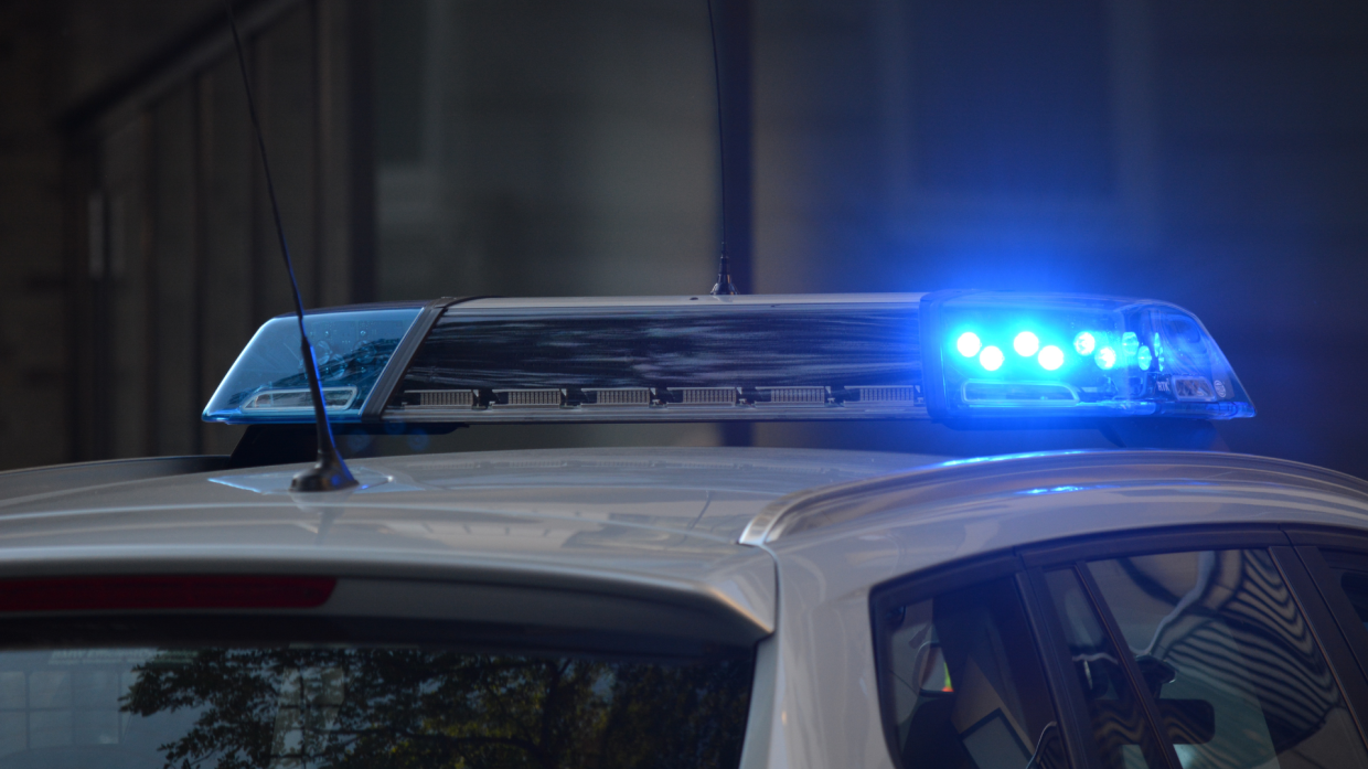 Arresto a Ivrea: giovane fermato per spaccio e resistenza, ferito un poliziotto
