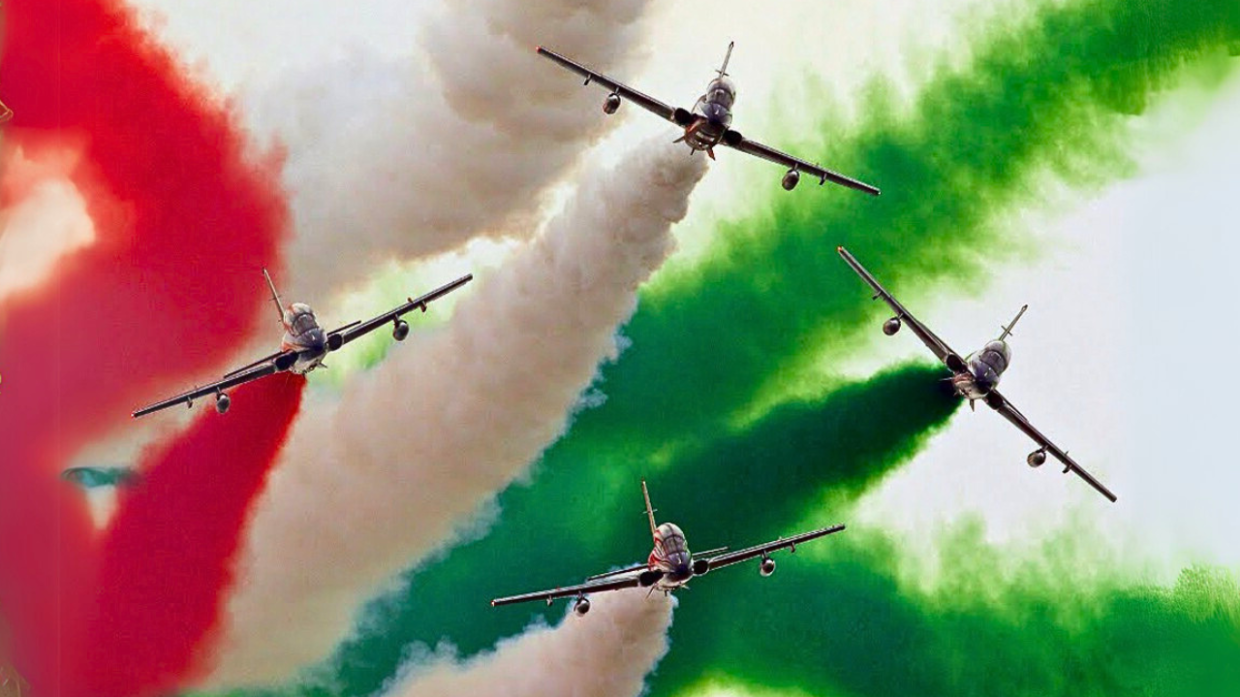 Le Frecce Tricolori tornano in provincia di Torino: primo spettacolo dopo la tragedia di Caselle