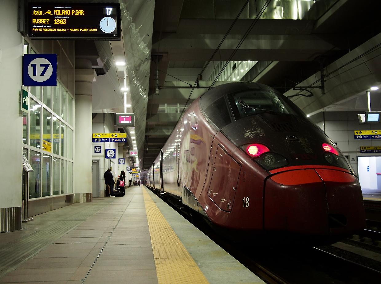 Treni, guasto alla linea SFM1 e ritardi per i pendolari