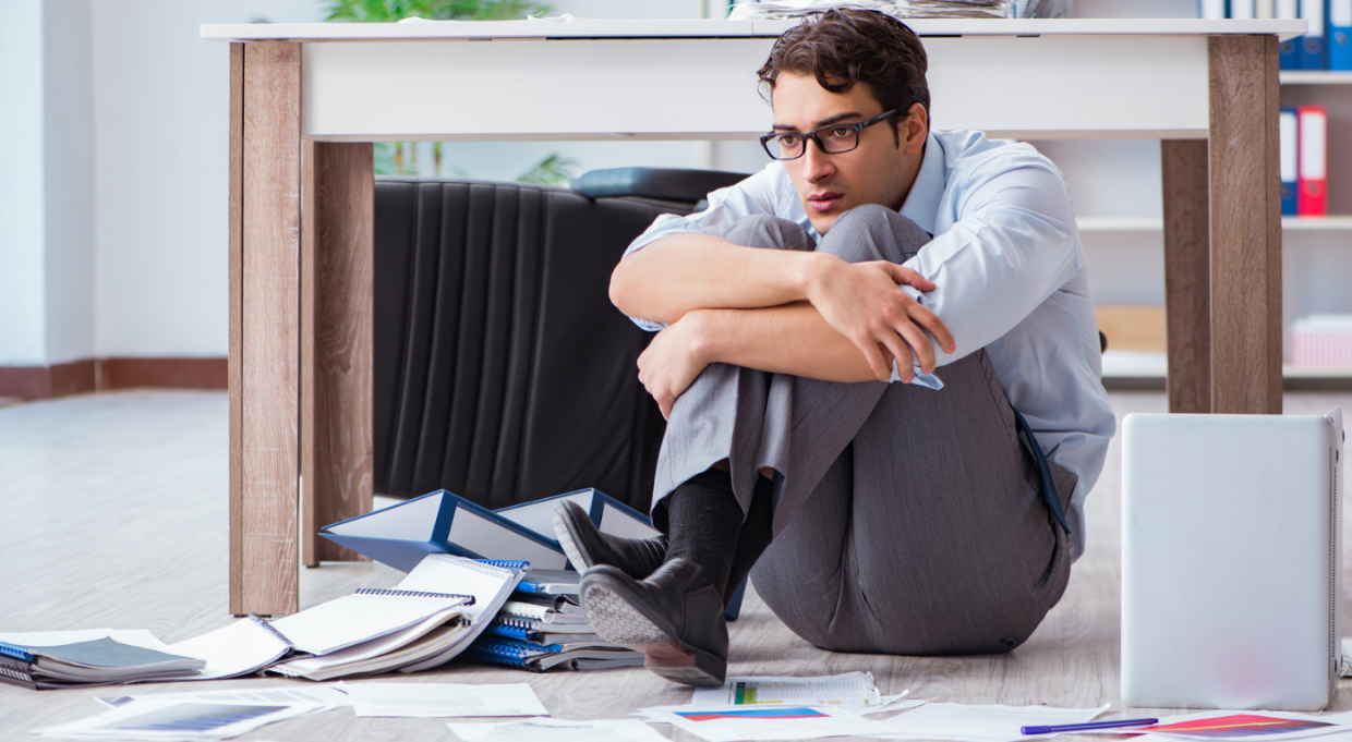 Stipendi pubblici bloccati: inflazione alle stelle e aumenti congelati per milioni di lavoratori