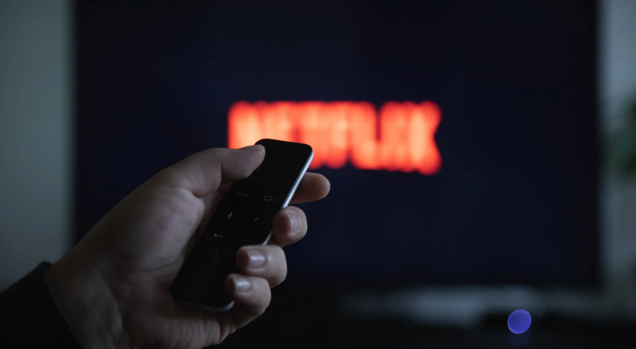 Netflix: 302 milioni di abbonamenti globali e un 2024 da record 