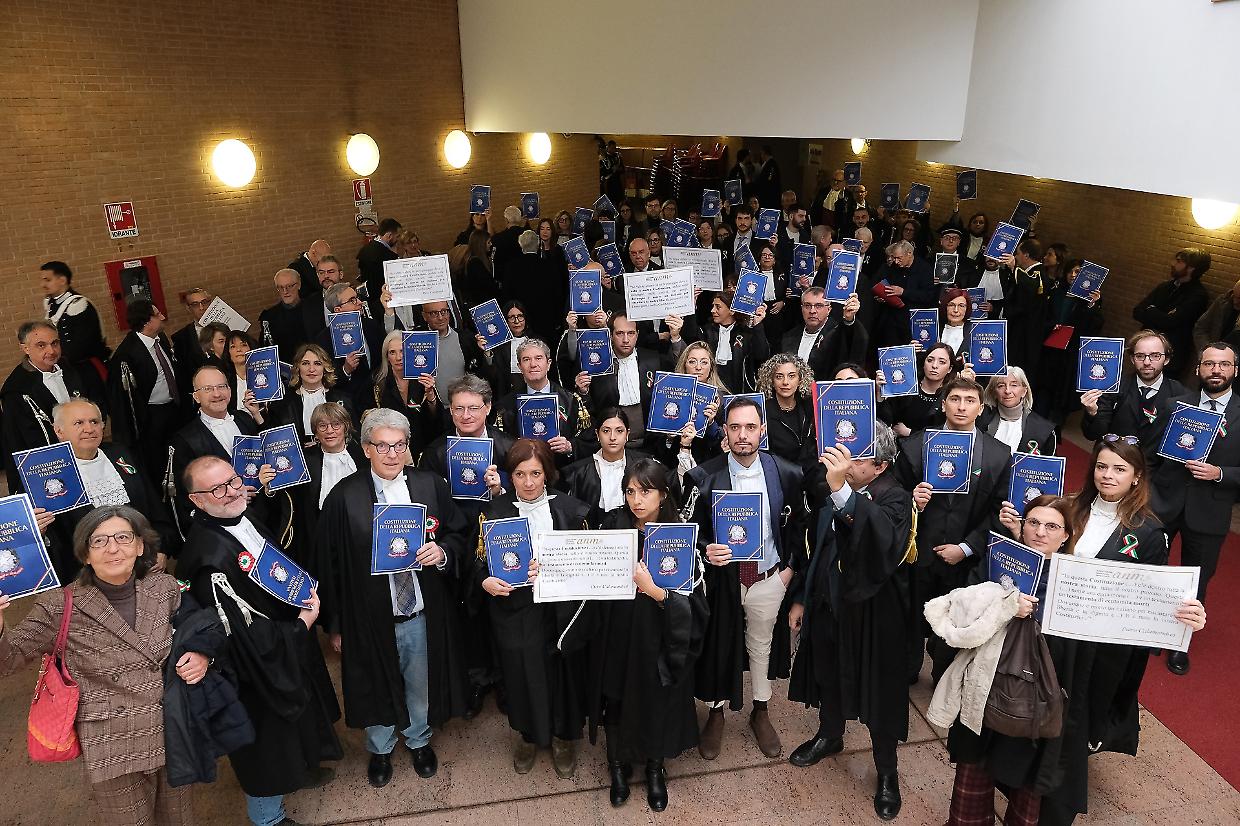 Il gesto dei magistrati all'apertura dell'Anno Giudiziario: un oltraggio alla politica del Paese