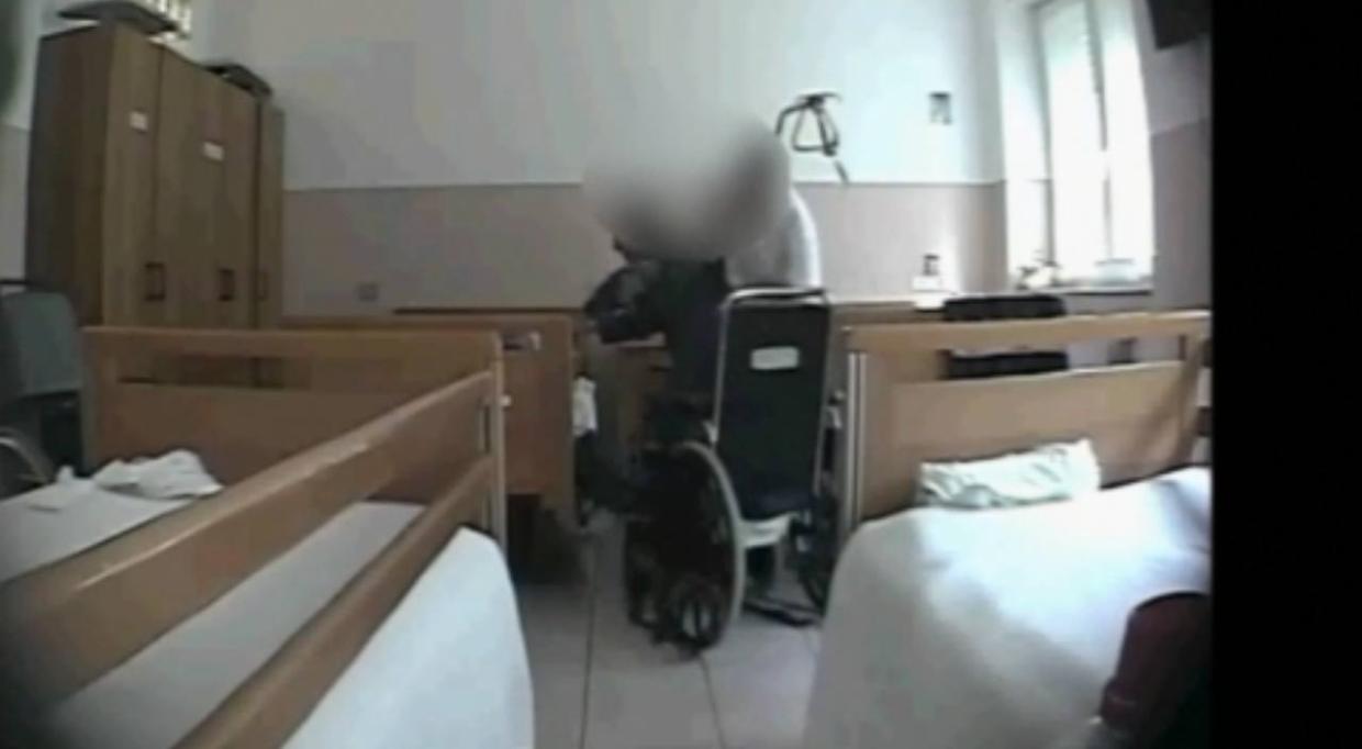 Maltrattava gli ospiti della casa di riposo: uomo condannato a 18 mesi di reclusione