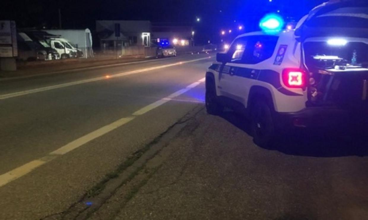 Misterioso incidente a Vesignano: Audi A3 fuori strada, conducente in fuga
