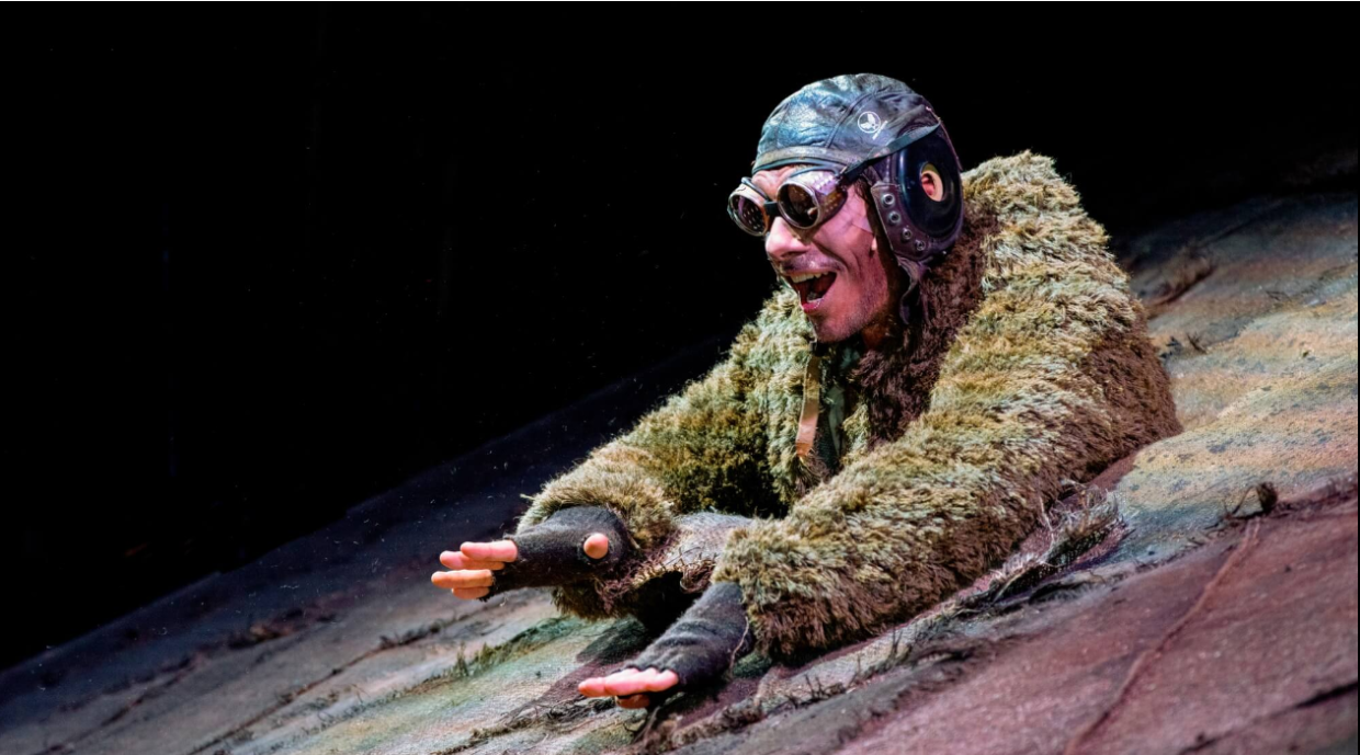 "Racconti Disumani" di Kafka: un viaggio teatrale tra superficialità e sicurezza 