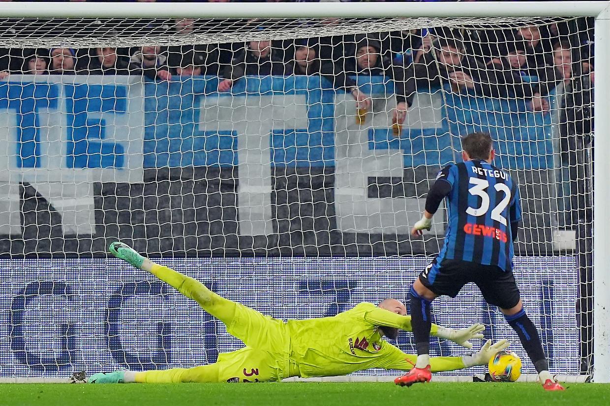 Vanja Milinkovic-Savic para il rigore a Retegui e fa esultare il Toro (foto LaPresse)