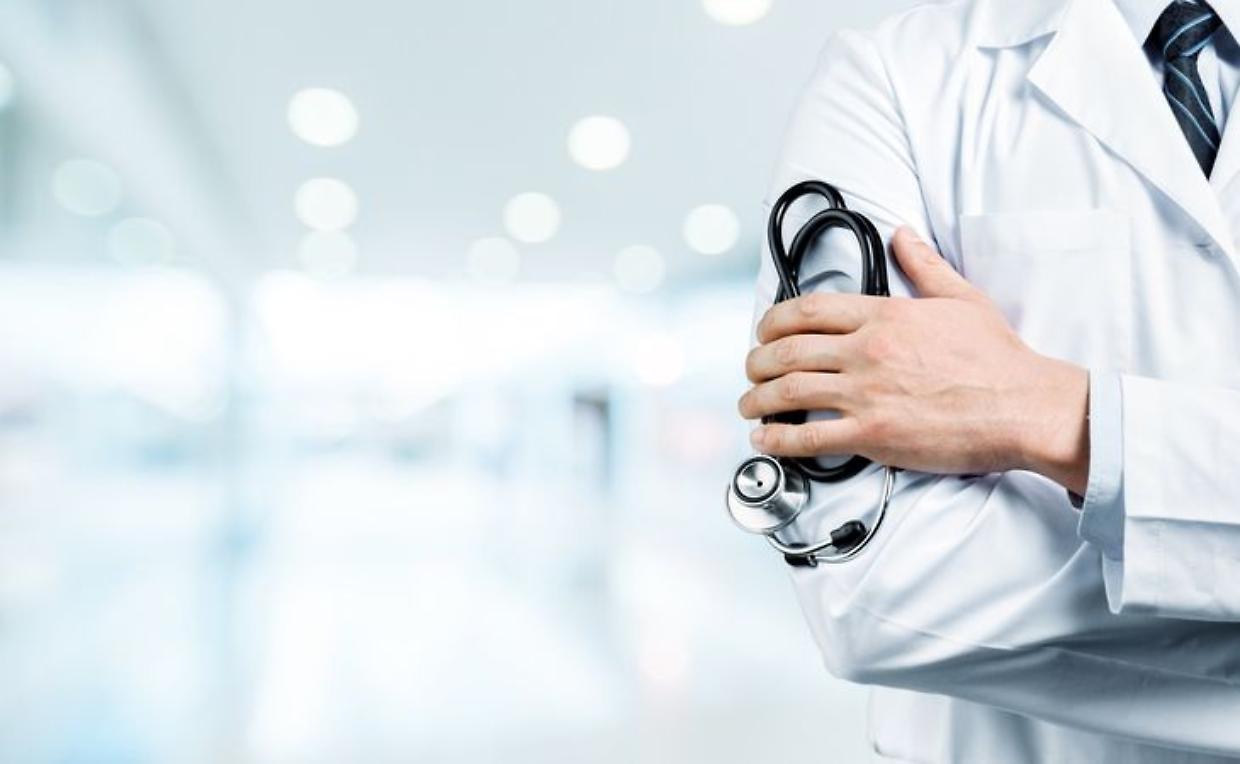 Trasformare i dottori in dipendenti statali«Non serve a nulla»