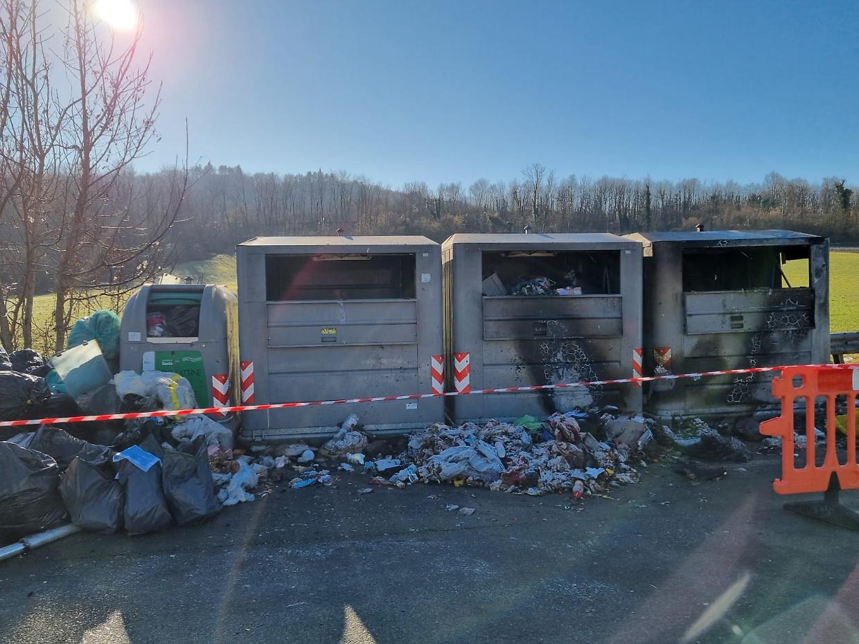 Incendio notturno all'ecocentro di Rosta: l'ennesimo atto vandalico