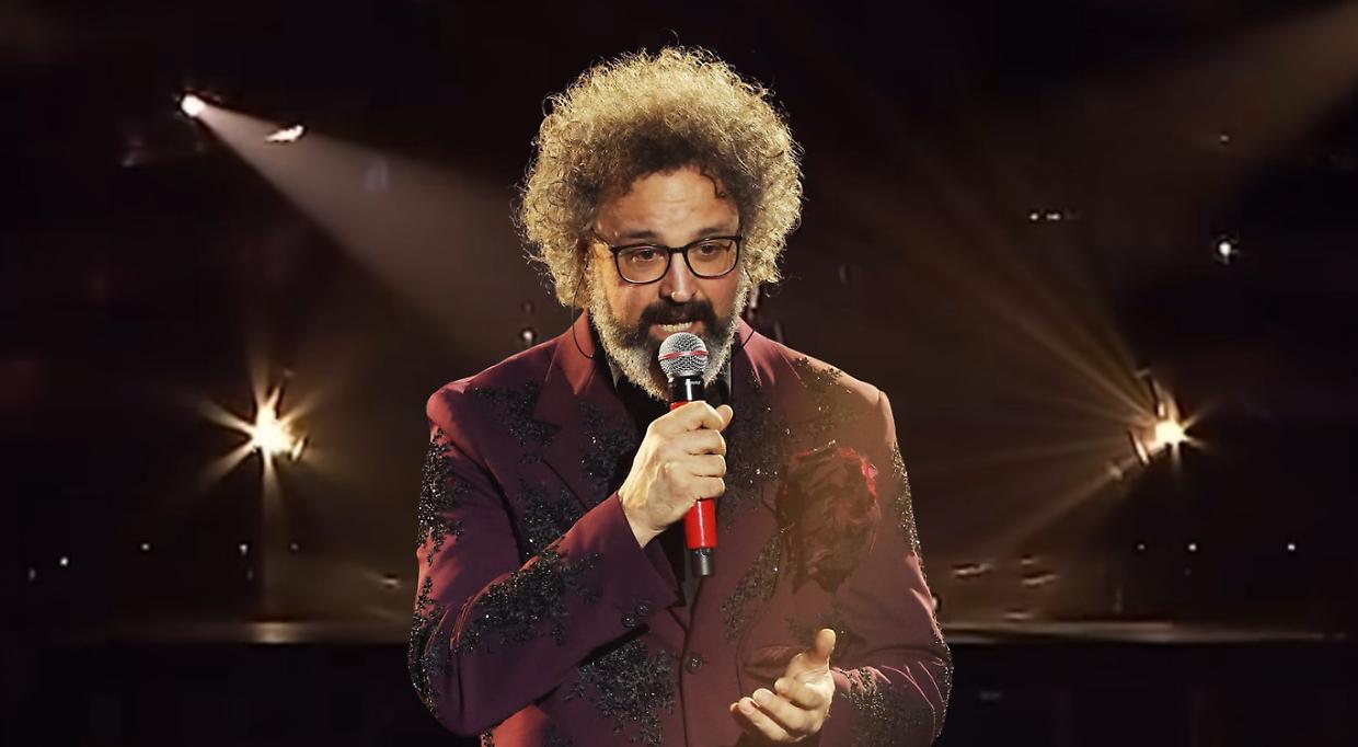 Simone Cristicchi fa piangere Sanremo: il brano dedicato alla madre emoziona l'Ariston