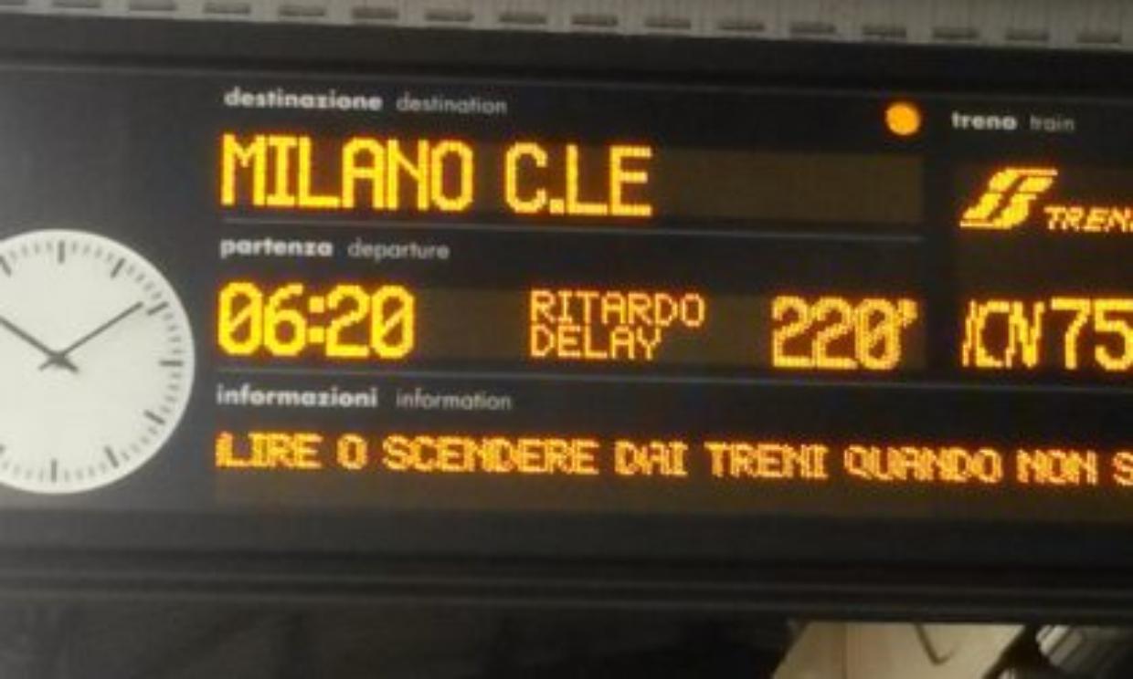 La ferrovia Torino-Milano continua con i ritardi cronici, i pendolari decidono di agire