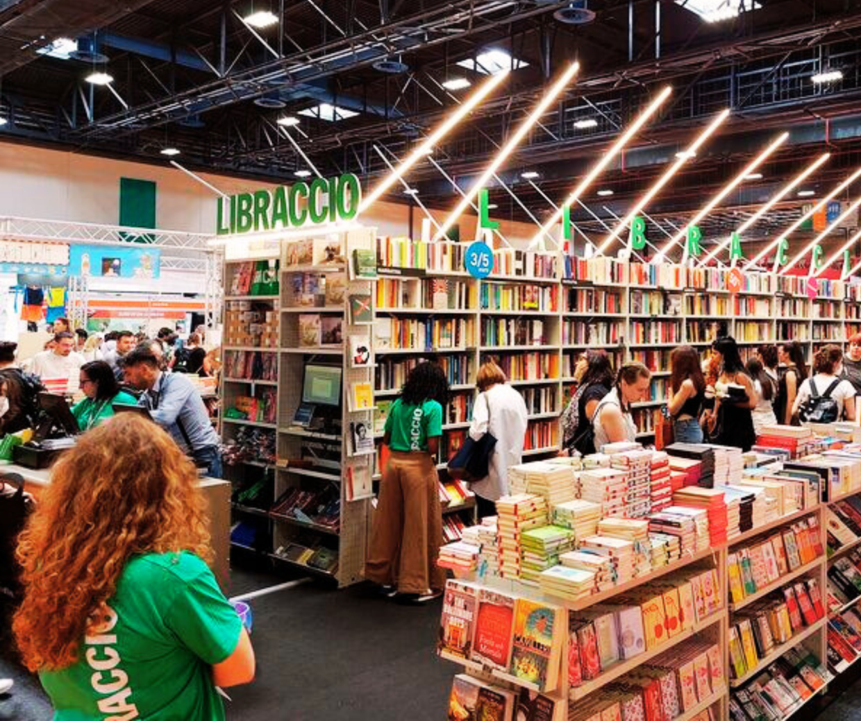 Salone del Libro, è già guerra dei prezzi: editori contro il Libraccio
