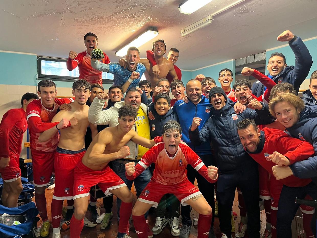 Chieri, selfie di gruppo