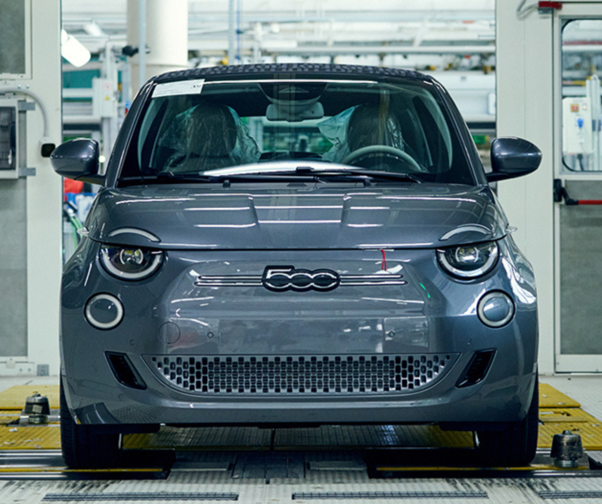 Fiat, ecco la prima 500 Ibrida a Mirafiori (e oggi arrivano i conti)