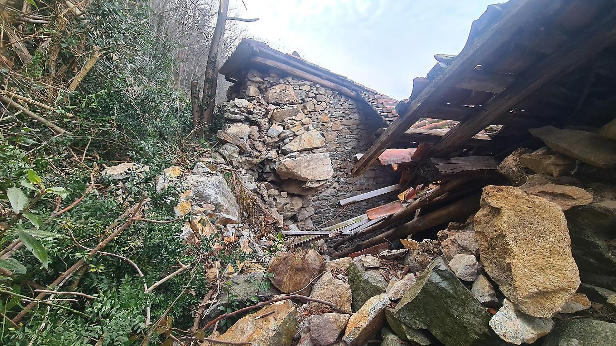 Frana colpisce balmetto a Borgofranco d'Ivrea