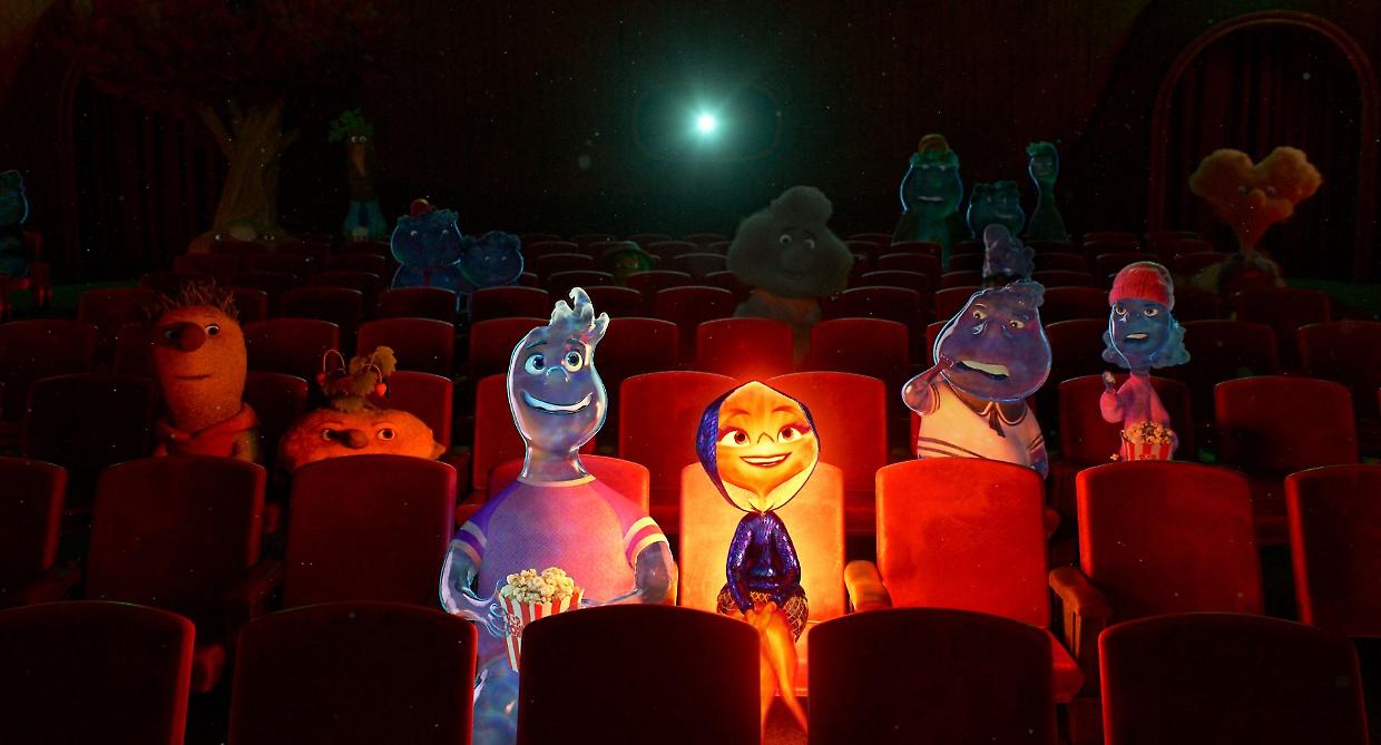 "Brutt ma Bei": cinema e Carnevale in via Baltea tra proiezioni e sfilate di maschere
