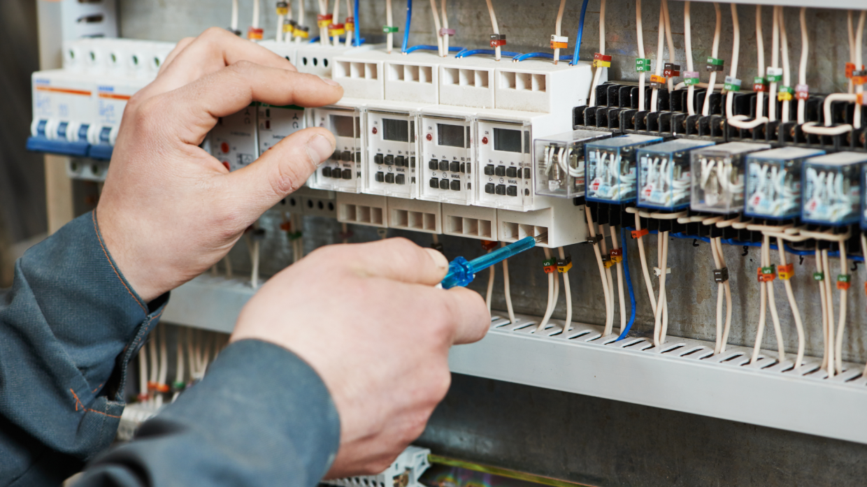 Interruzione dell'energia elettrica ad Alba: lavori in corso il 14 agosto, tutti i dettagli