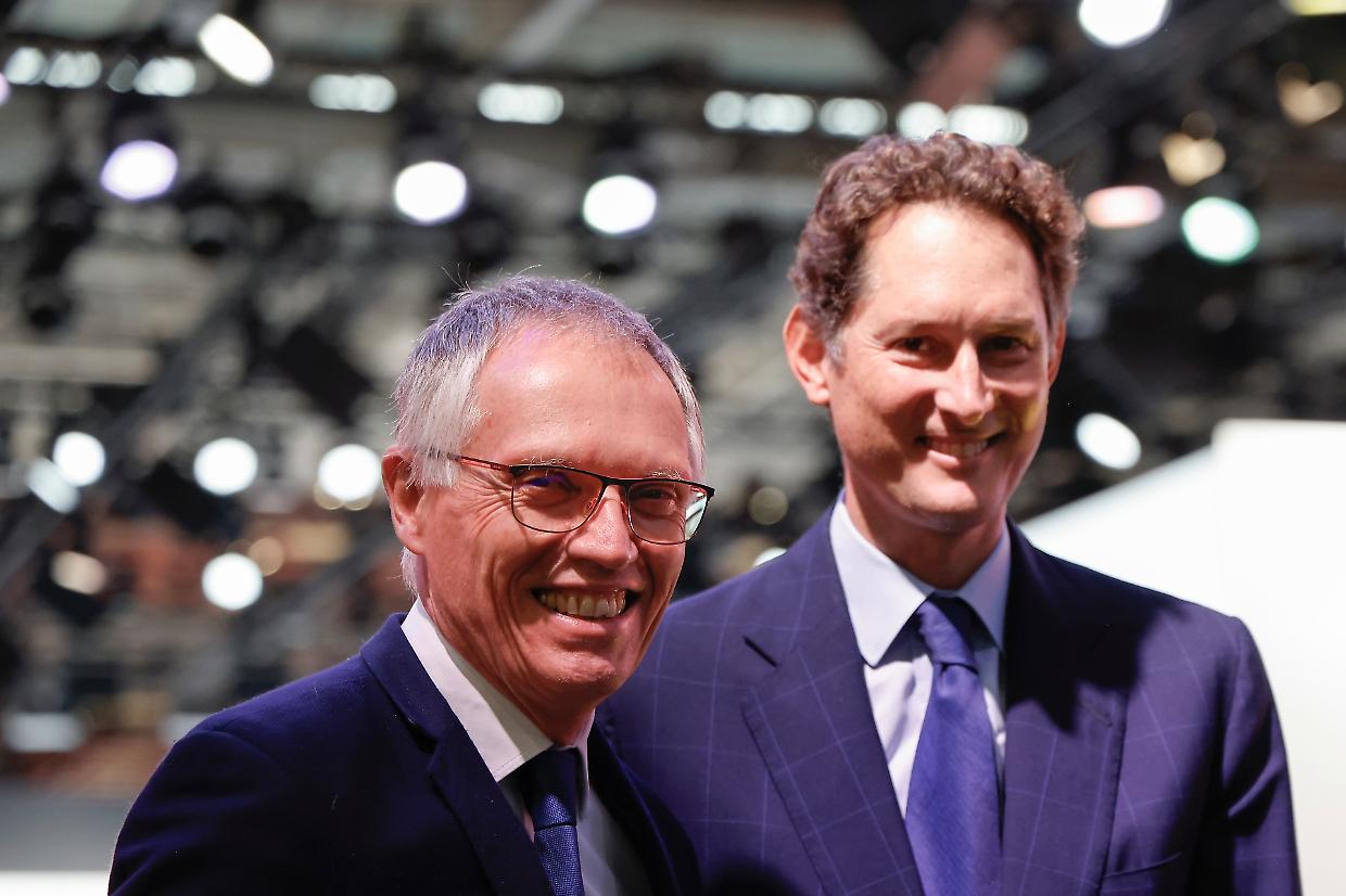Miliardi bruciati ma Elkann incassa lo stesso (ecco quanto): premia anche Tavares?