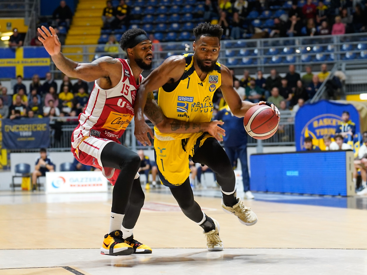 Reale Mutua Basket Torino cala il poker: battuta anche Pesaro
