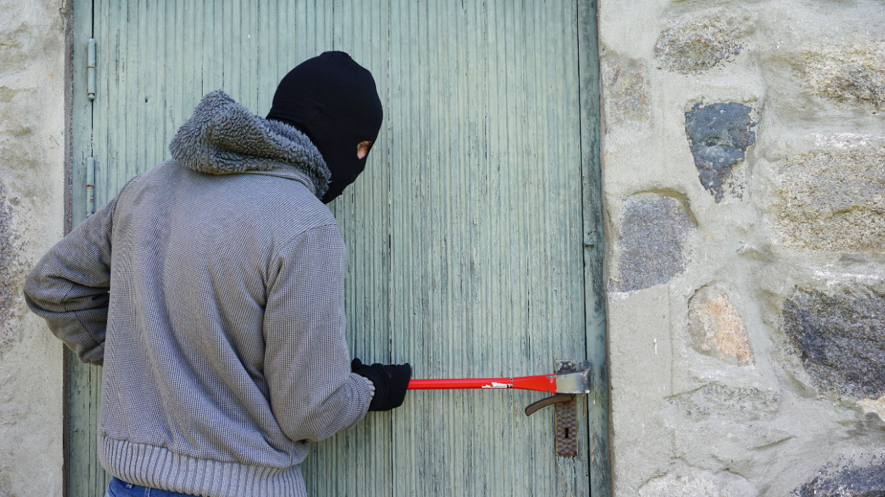 Un’ondata di furti in paese. Il sindaco: «Denunciate»