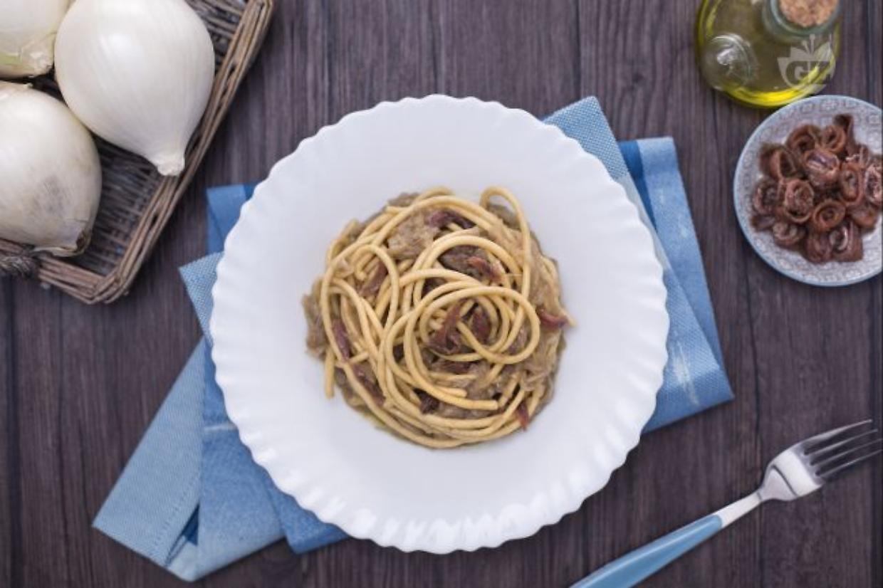 Bigoli in salsa: il piatto povero che riscopre i sapori autentici 