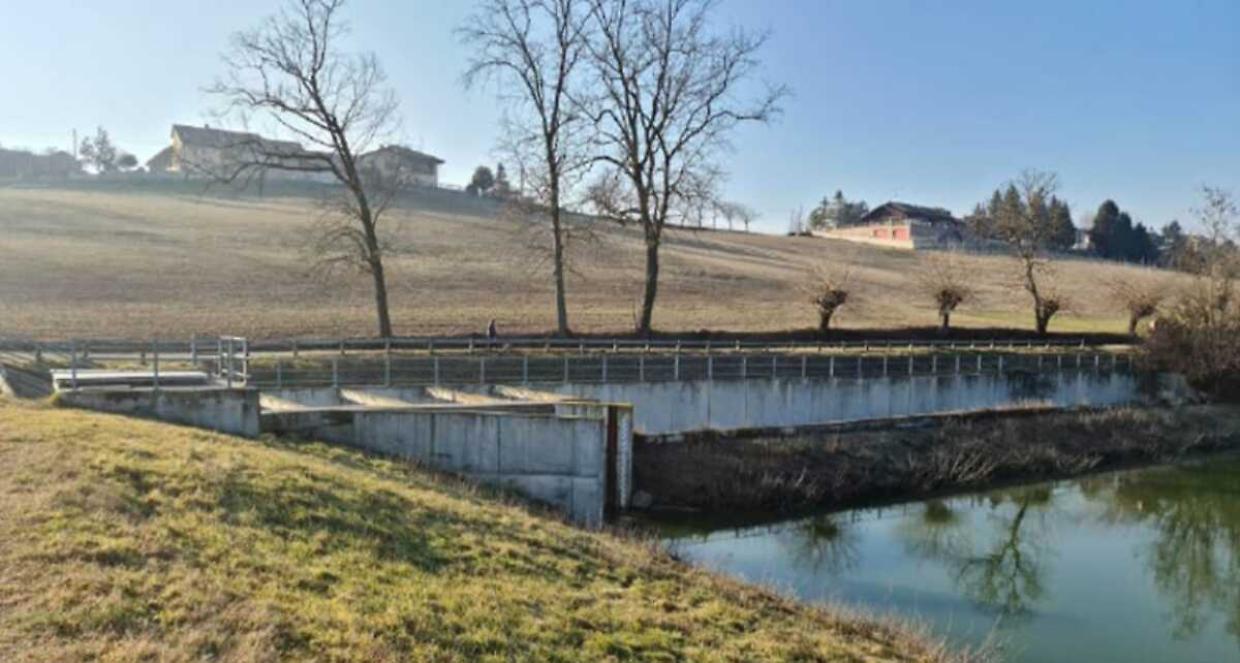 La carica dei volontari per ripulire le sponde del lago (che cos'è il plogging)