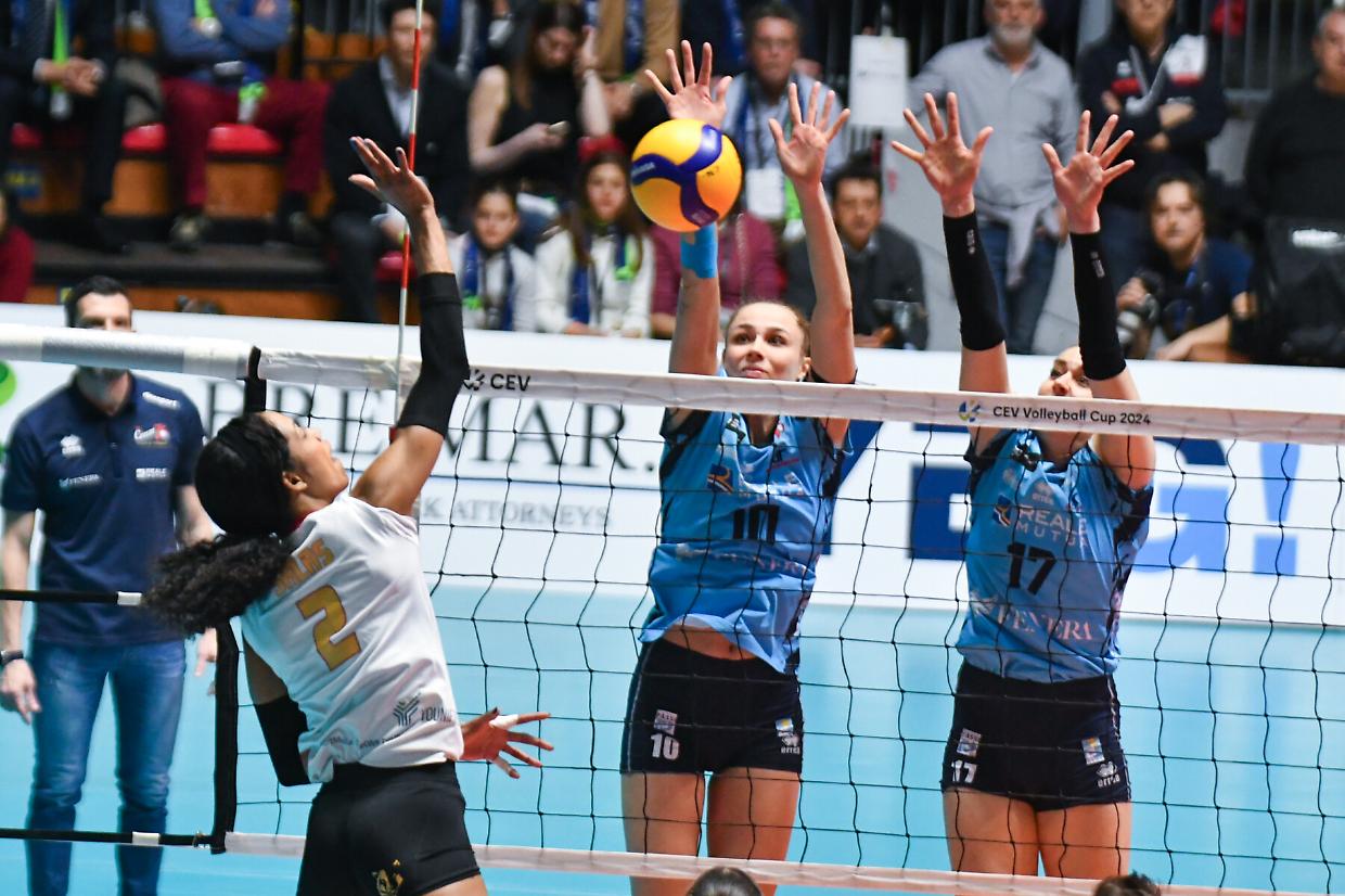 Il Chieri '76 a Roma, per il ritorno della finale di CEV Challenge Cup, coach Bregoli: «Vogliamo la coppa e sappiamo che dovremo vincere»