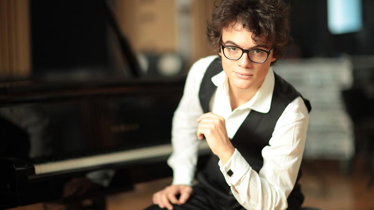 Francesco Mazzonetto incanta al pianoforte: magia in musica al Polo Le Rosine