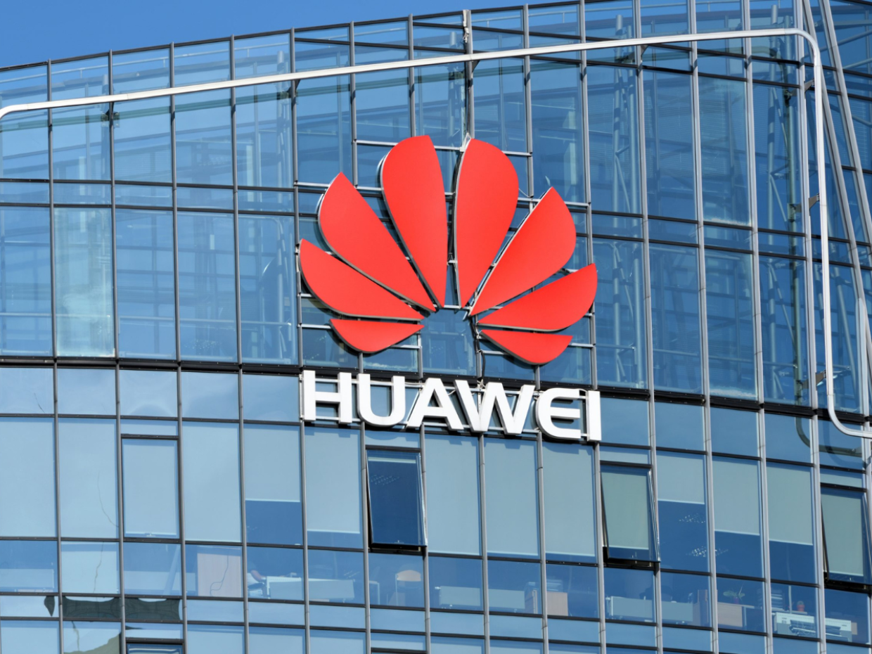 Scandalo Huawei: lobbisti nel mirino per corruzione e favori ai deputati UE sul 5G cinese