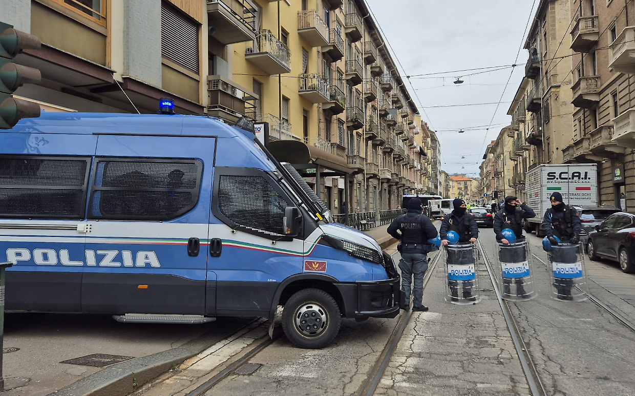 Lo sgombero in via Monginevro