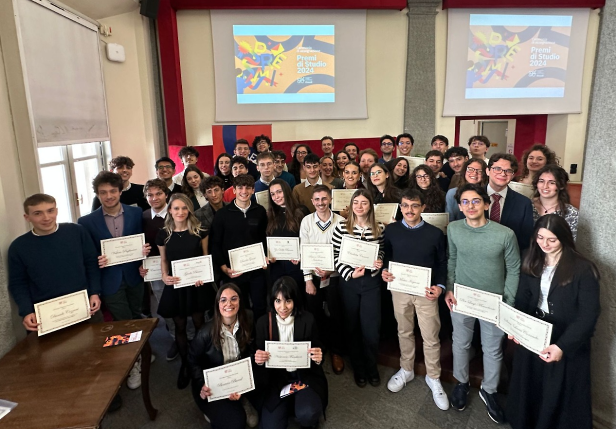 Studenti premiati durante la cerimonia di assegnazione