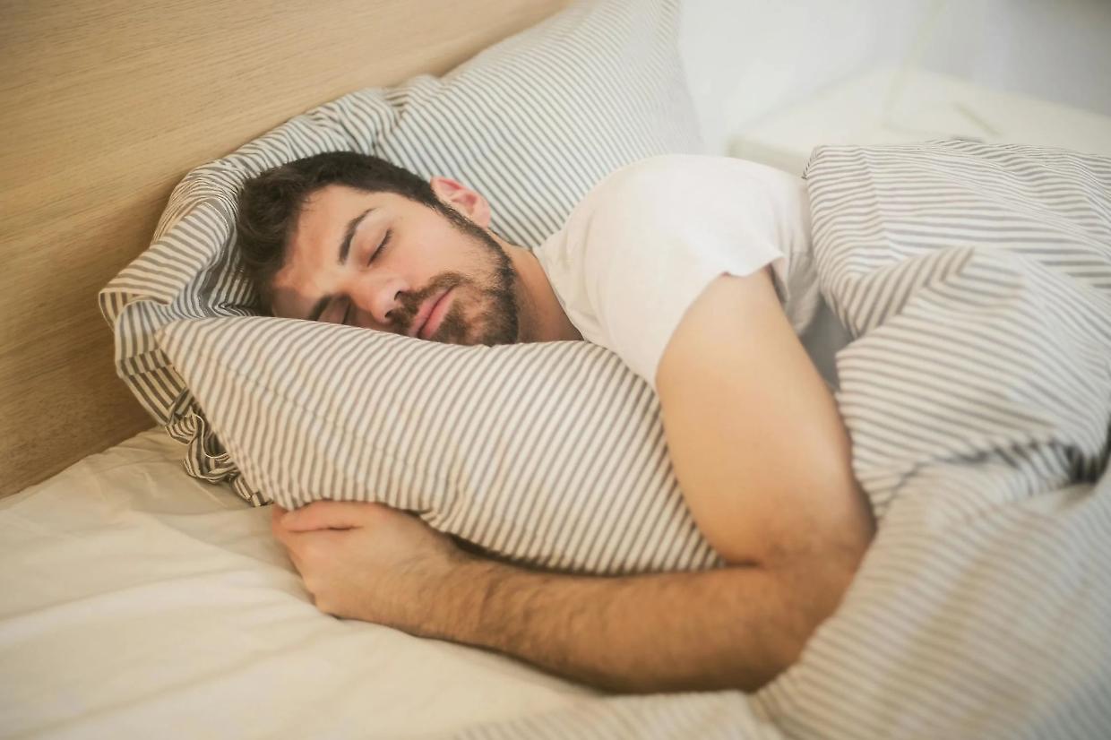 Universitari e sonno: il 74% dorme troppo poco