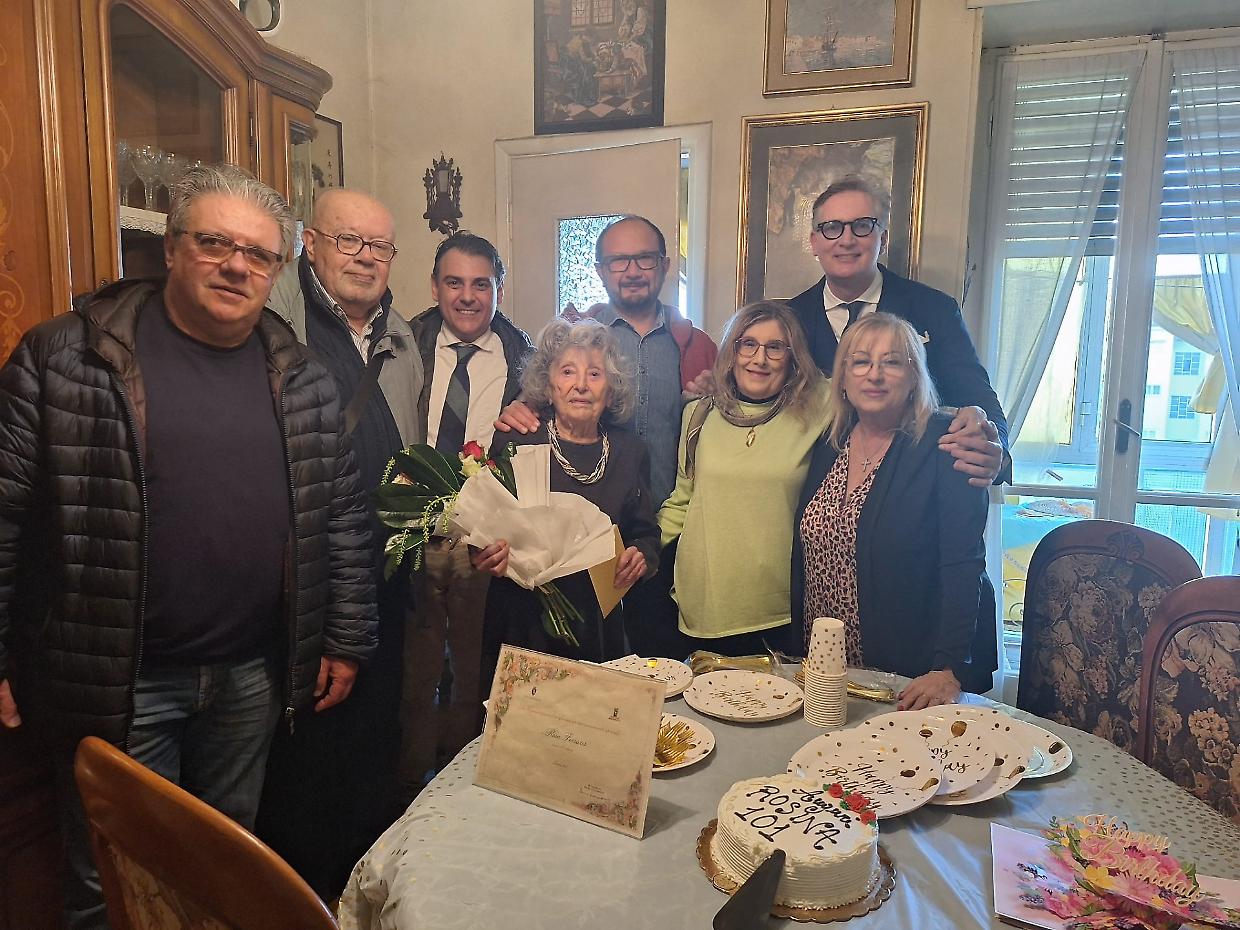 Rosina Ferraris: 101 anni di vita straordinaria tra balli, ricordi di guerra e lo 'scarabocchio' che non la fa mai annoiare