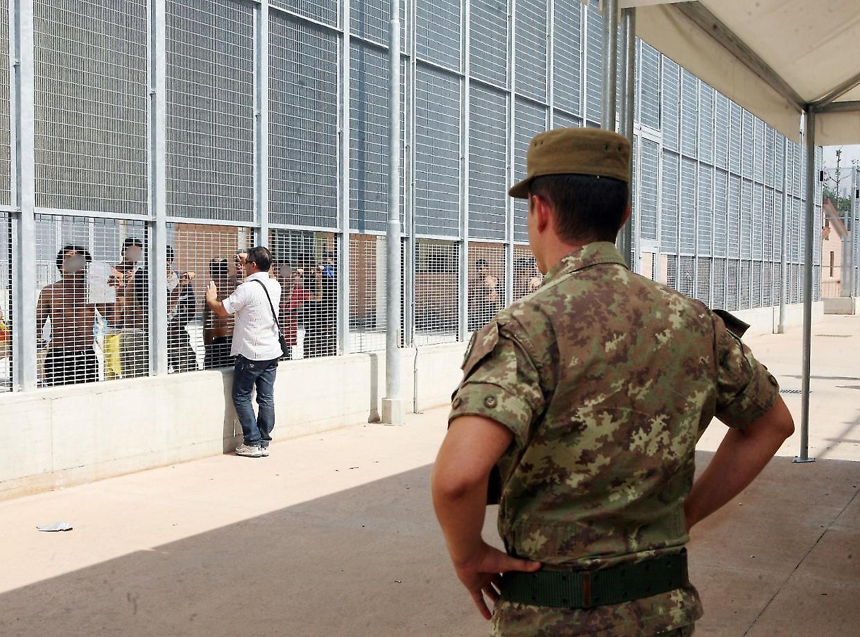 Commercianti e residenti arrabbiati «Il Cpr non lo vogliamo, è disumano»