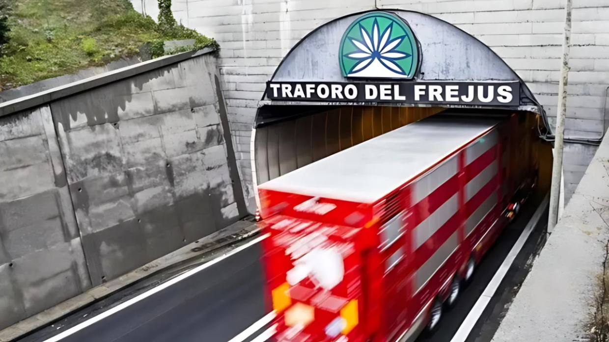 Principio d'incendio al traforo del Frejus, intervenuti i vigili del fuoco
