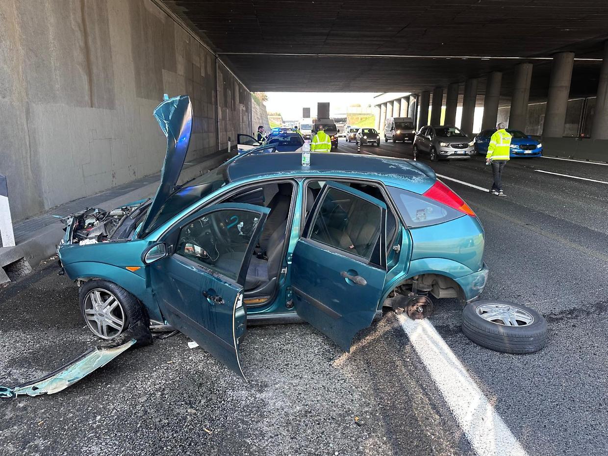 Incidente sulla tangenziale Nord di Torino: conducente ferita e rallentamenti