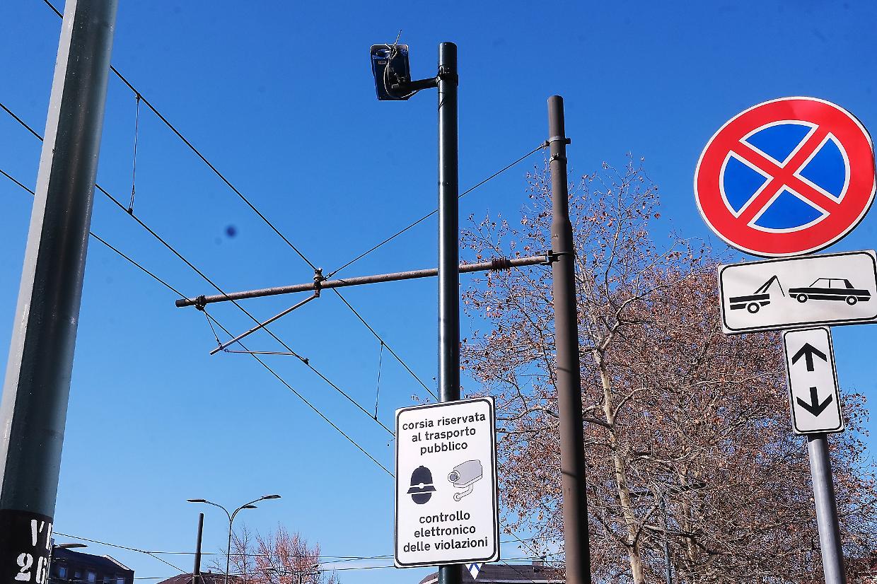 Si accendono altre telecamere sulle corsie preferenziali, multe a partire dal 15 aprile