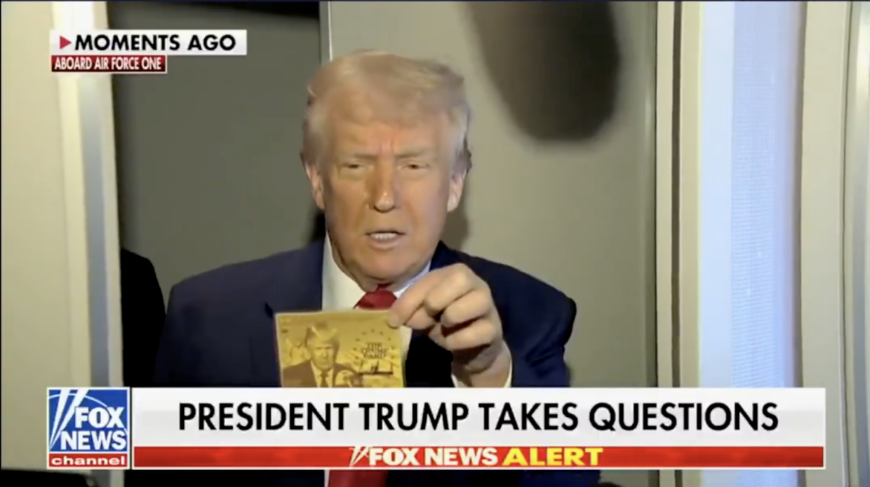 Trump lancia la 'Trump Card': visti d'oro da 5 milioni per gli eletti