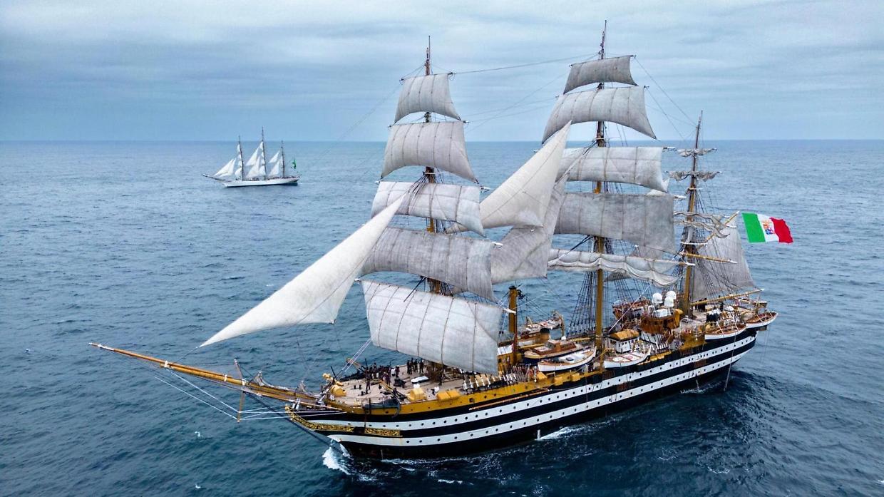 Il ritorno della Nave Amerigo Vespucci: un viaggio di cultura, educazione e orgoglio attraverso l'Italia