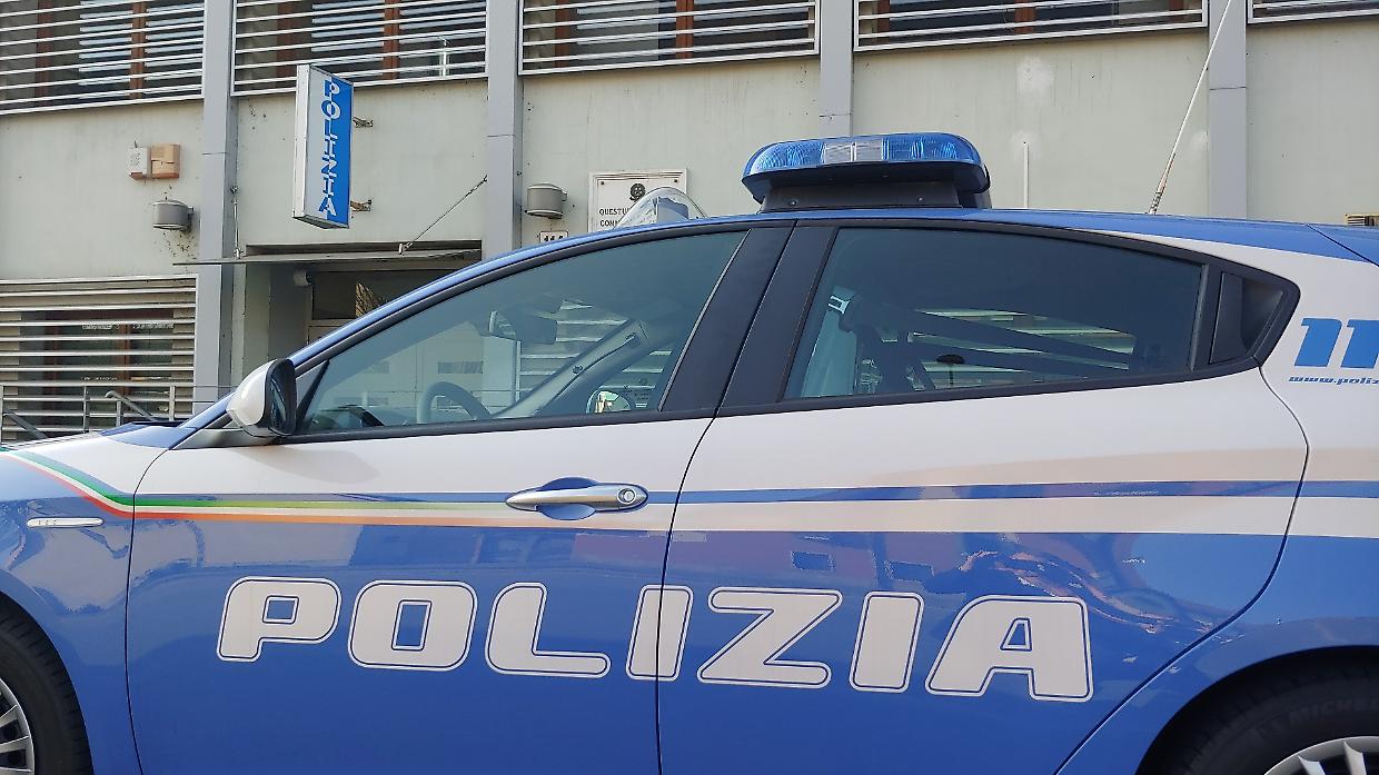 Inseguimento a Torino, arrestato 21enne, deteneva diverse armi in macchina