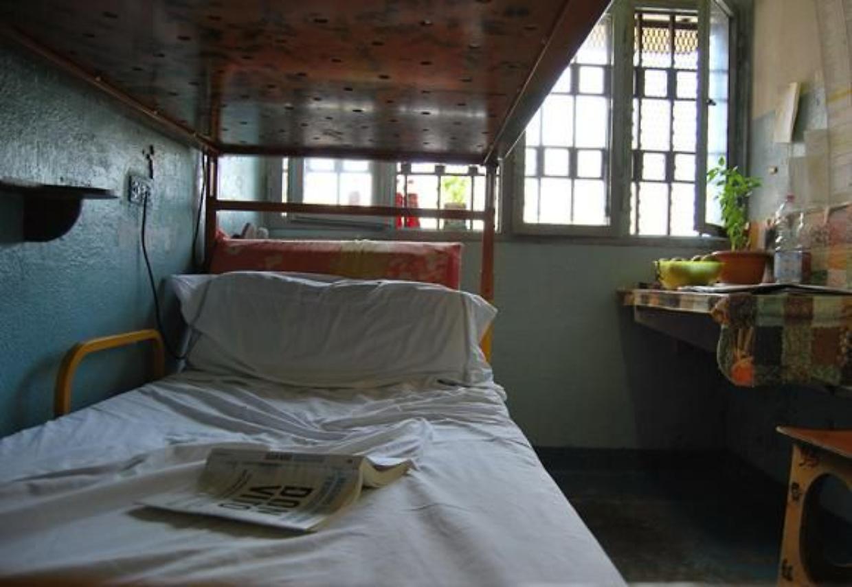 Stanze per l'affettività in carcere, le nuove regole: due ore e porta non chiusa