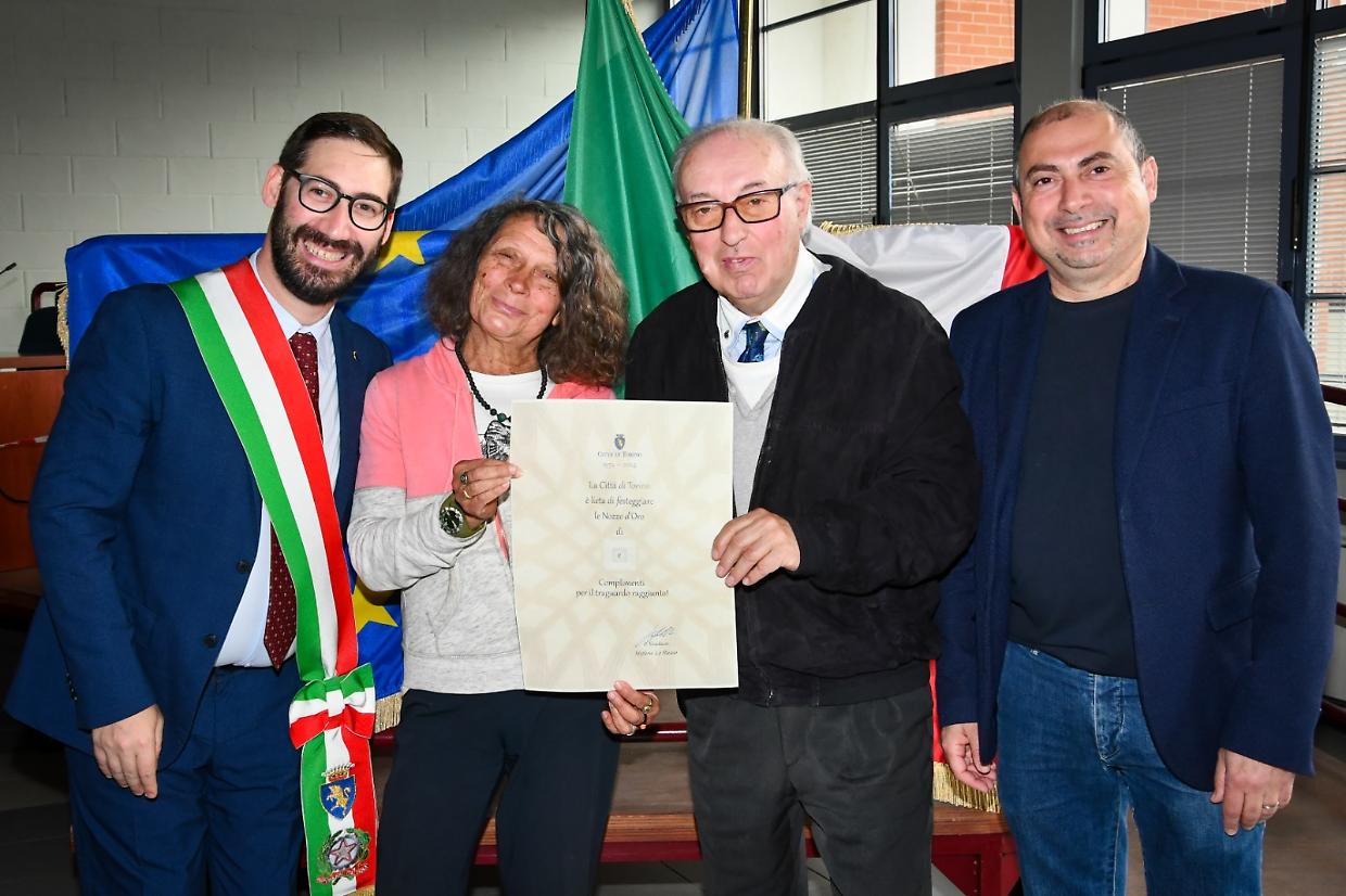 Nozze d'oro, Torino celebra 100 coppie che festeggiano il traguardo dei 50 anni di matrimonio
