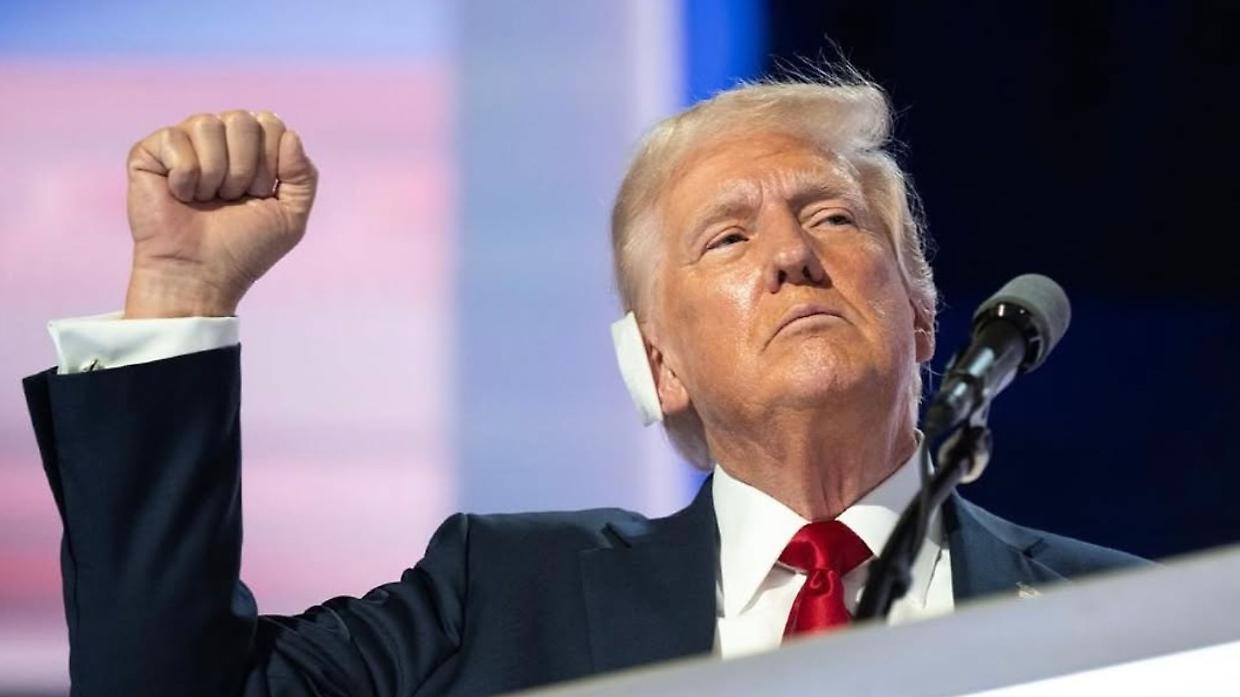 Trump pronto a tagliare 40 miliardi alla sanità USA: nel mirino vaccini, HIV e ricerca
