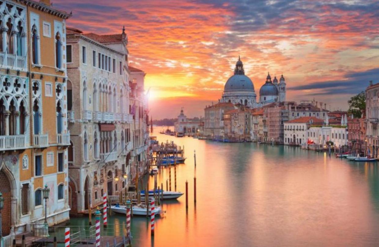 Venezia a pagamento: ri-scatta la tassa anti-turisti mordi e fuggi. Tutte le regole per entrare (senza multa)