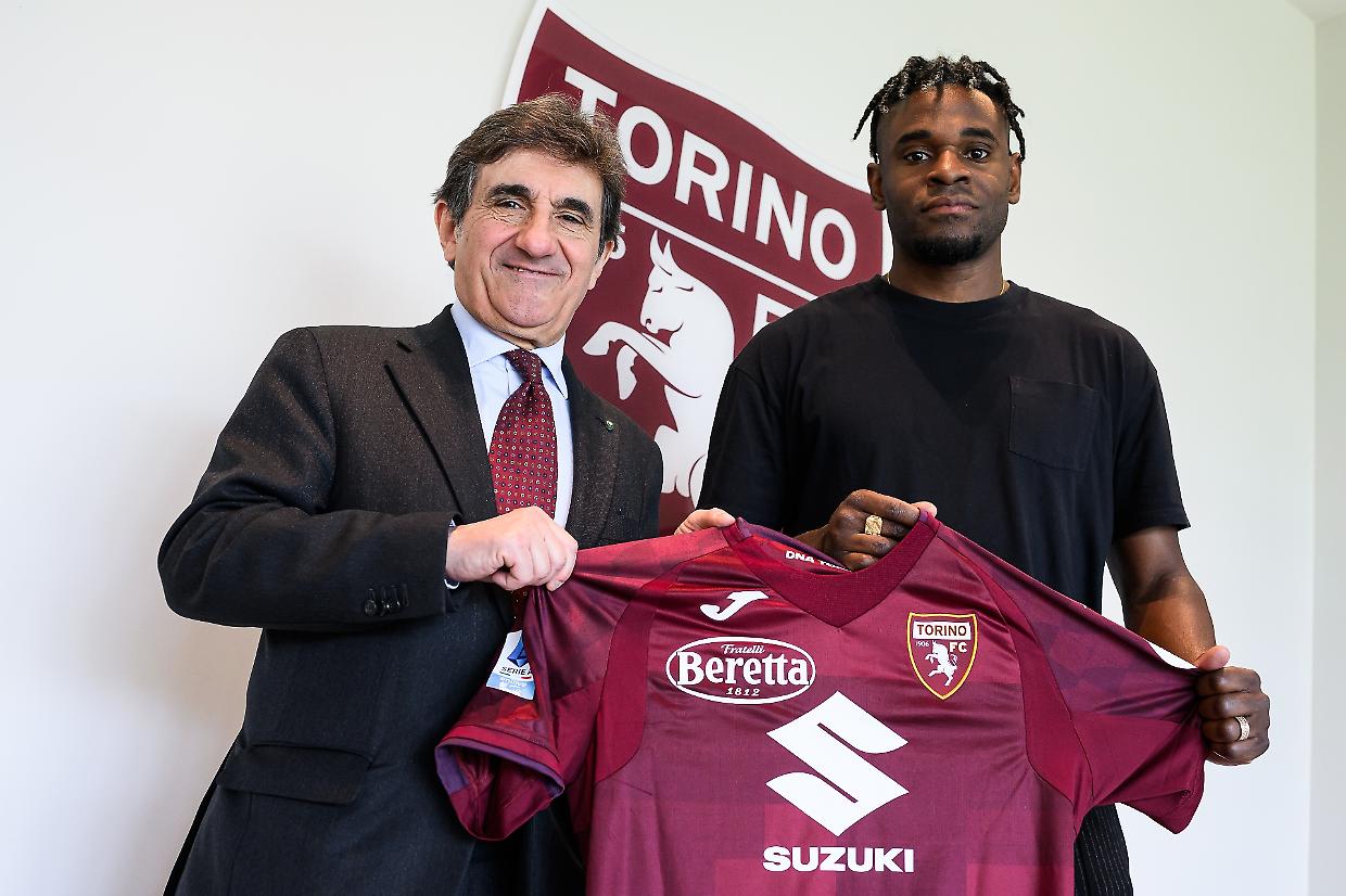 Duvan Zapata rinnova il contratto il Toro: ecco quanto guadagnerà il colombiano