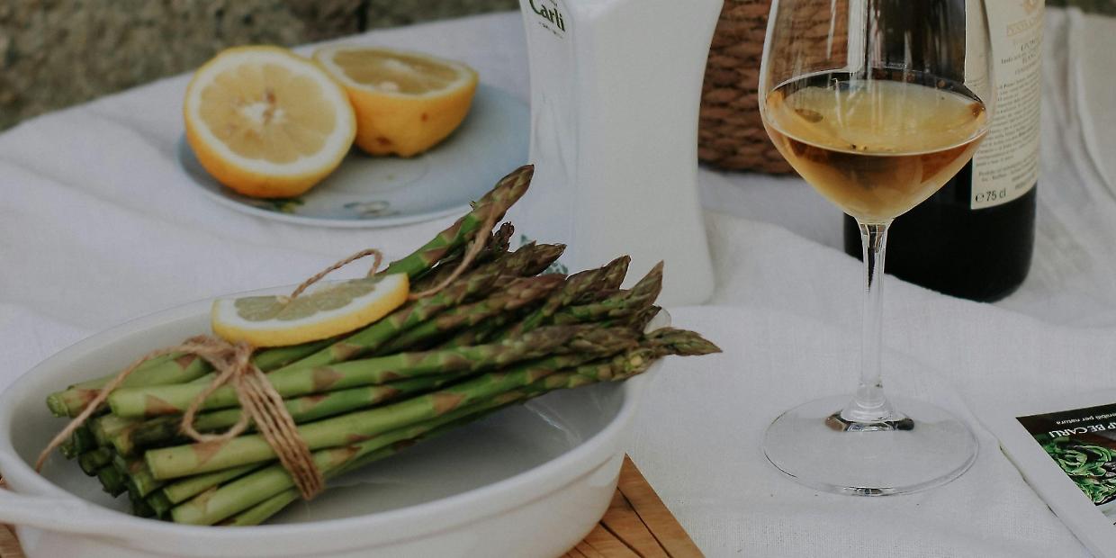 Asparagi: il superfood primaverile che fa bene al corpo e alla mente
