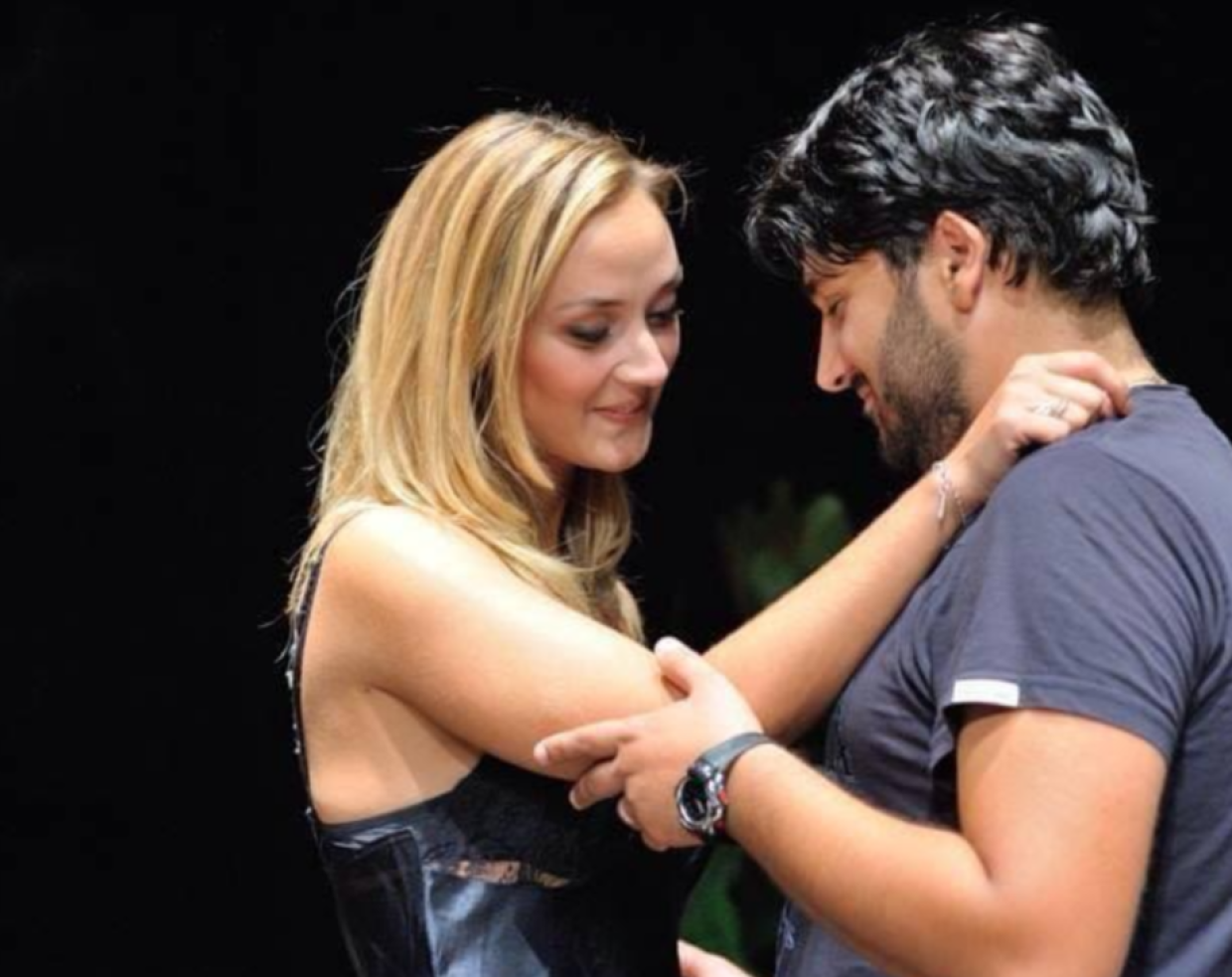 "Prendo in prestito tua moglie": risate, equivoci e identità al Teatro San Paolo di Rivoli